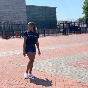 Meet your Posher, Olivia